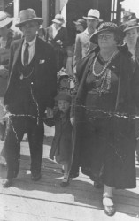 Henry and Alice Price ca 1937 with Mum